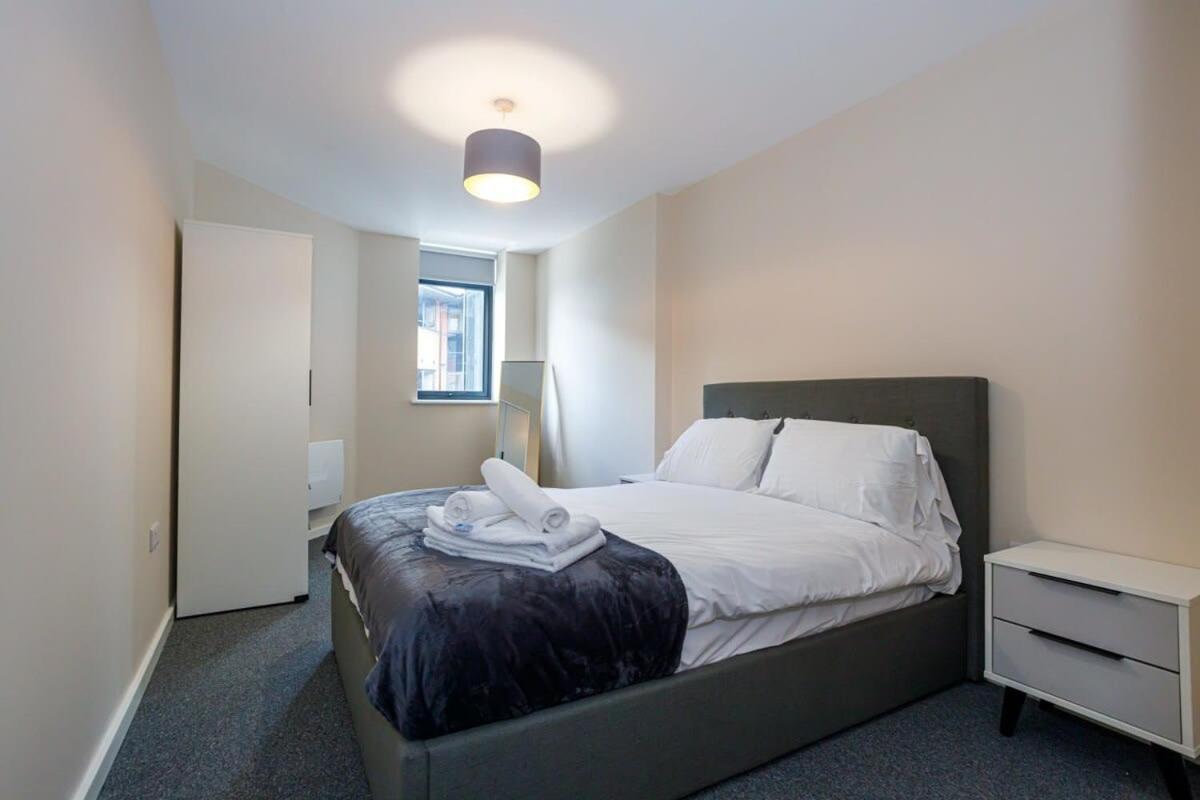 Fantastic Modern 2 Bedroom Apartment, *
