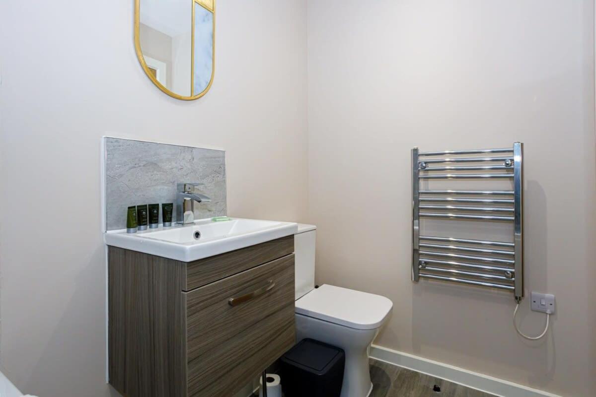 Fantastic Modern 2 Bedroom Apartment, * Manchester