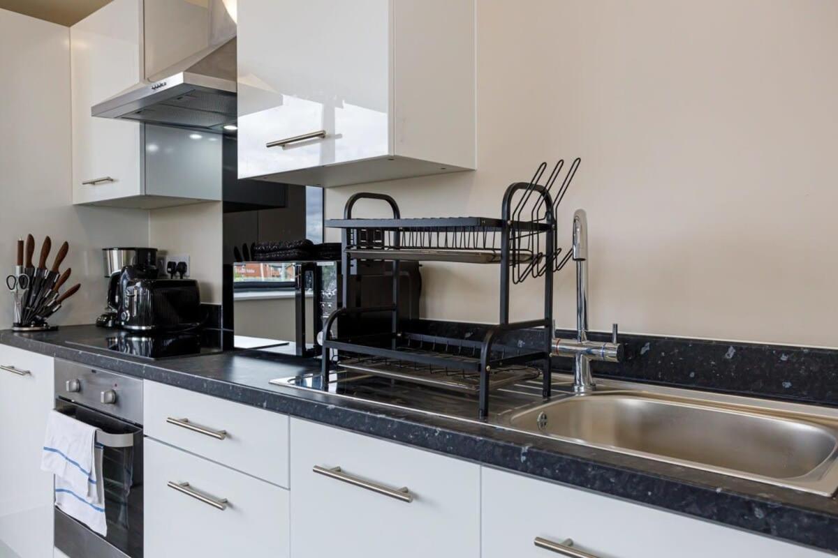 Fantastic Modern 2 Bedroom Apartment, * Manchester