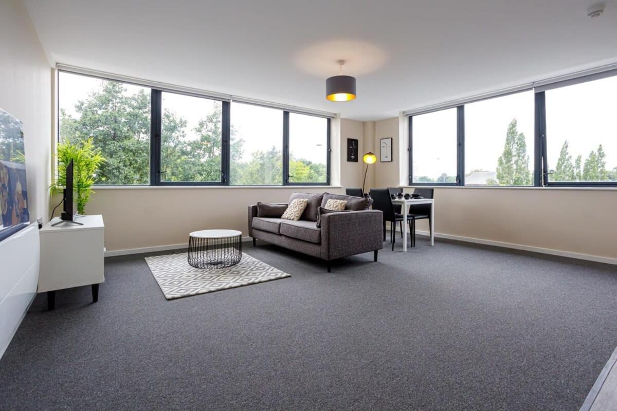 Fantastic Modern 2 Bedroom Apartment, *